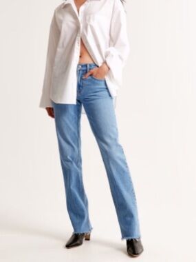 NWT Abercrombie & Fitch MID RISE The Straight Size 37/24